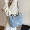 Denim bag women's large-capacity new summer leisure shoulder college student class commuting tote bag