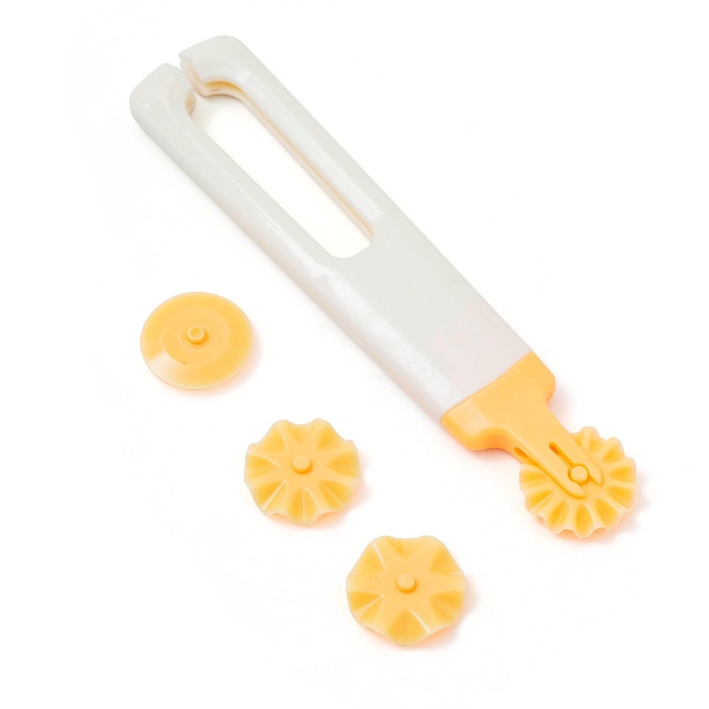 Ceramic Decorative Wheel Cutter Clay Modeling Tool with Scalloped Wavy Serrated Edges for Pottery Embossing Pattern Cutting