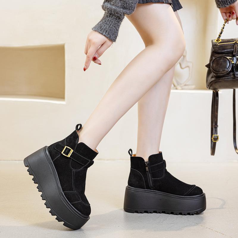 

Platform short boots women s Korean version 2025 autumn and winter new solid color round head muffin shoes simple fashion versatile tide 33