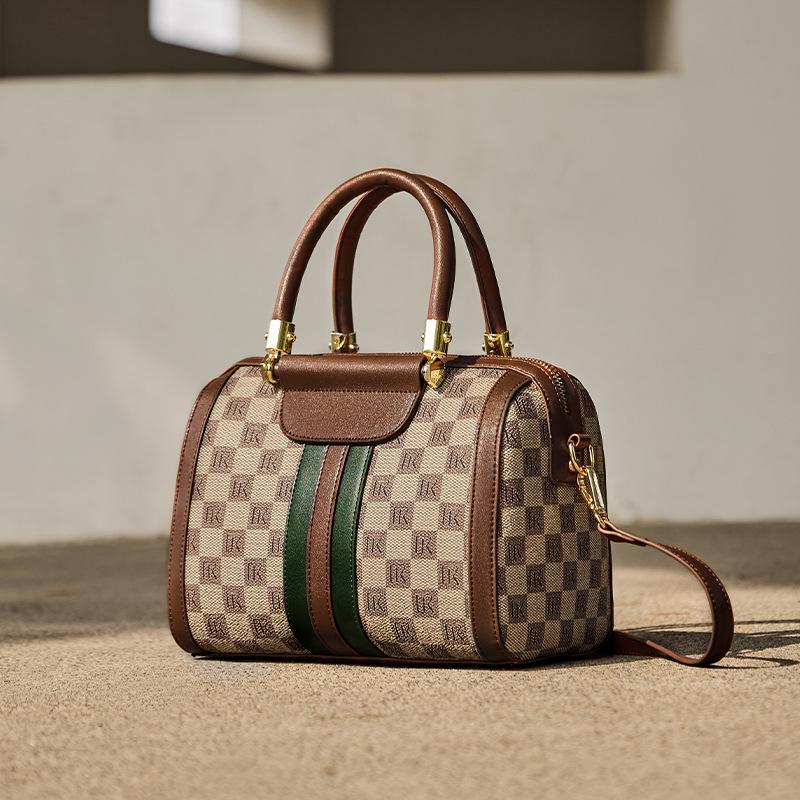 

2025 New Versatile Boston Bag Fashionable Design Pillow Bag for Women Light Vintage Large Capacity Handbag Long24CM、Wide15.5CM、H