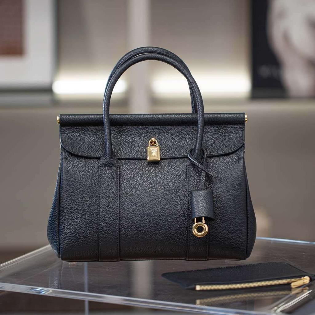 Loom25 Light Luxury High Texture Womens Bag Top Layer Cowhide Large Capacity Timeless Versatile Hand Tote Bag