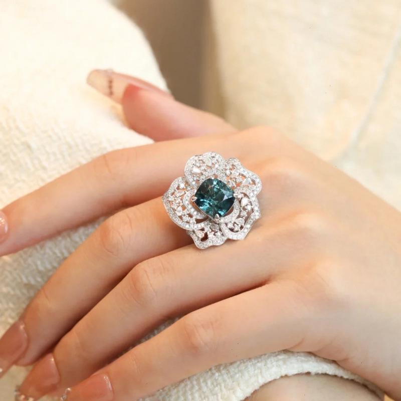 Elegant Adjustable Minimalist Petal Ring for Women: Niche Design & Versatile Style, Popular Internet Celebrity Accessory Open adjustable
