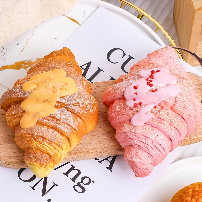 Simulated Croissant Squishy Toy, Slow Rebound Bread, Soft Scented Prop, Stress Relief Toy Model, Miniature Food Play