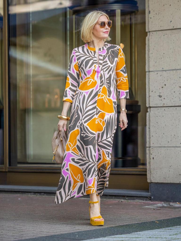 2025 Spring/Summer New Women's V-Neck Print Long Dress with Three-Quarter Sleeves