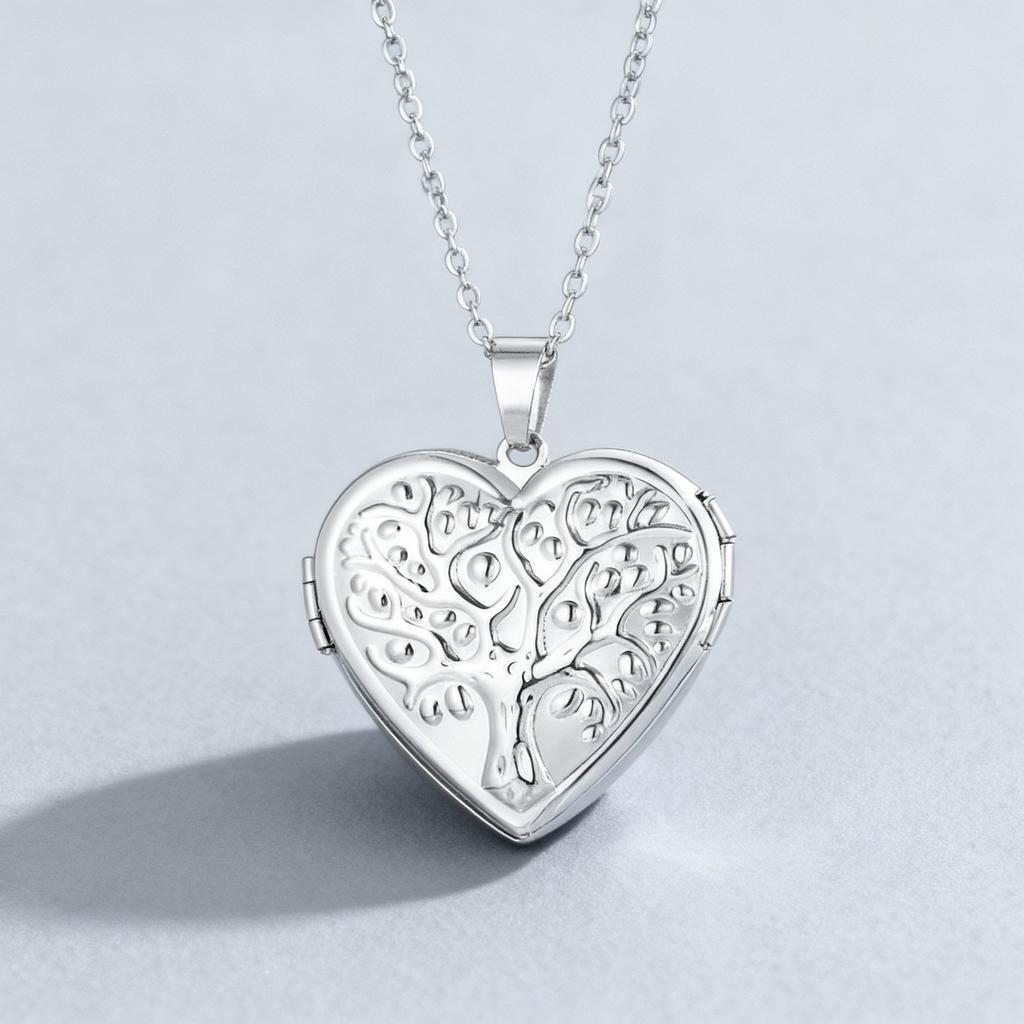 Silver Color Love Heart Photo Frame Pendant Necklace for Women Delicate Floral Oval Heart Locket Pendant  Family Love Collar