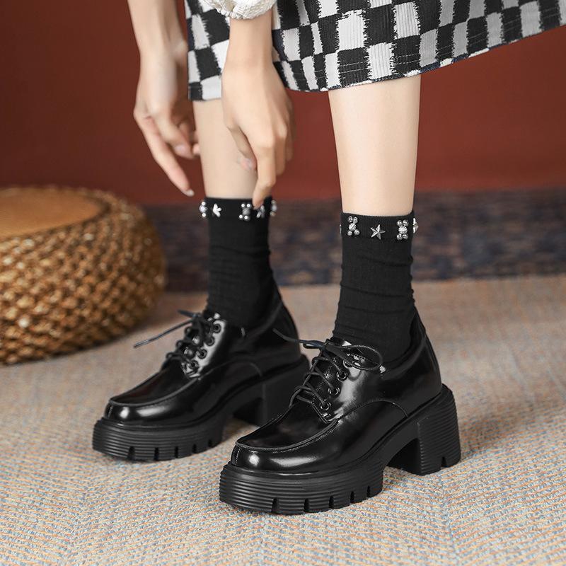 10Lm schwarze britische kleine Lederschuhe Damen neue Frühling und Herbst Schnürschuhe runde Kappe dicke Sohle kleine Größe dicker Absatz Innenhöhe erhöht