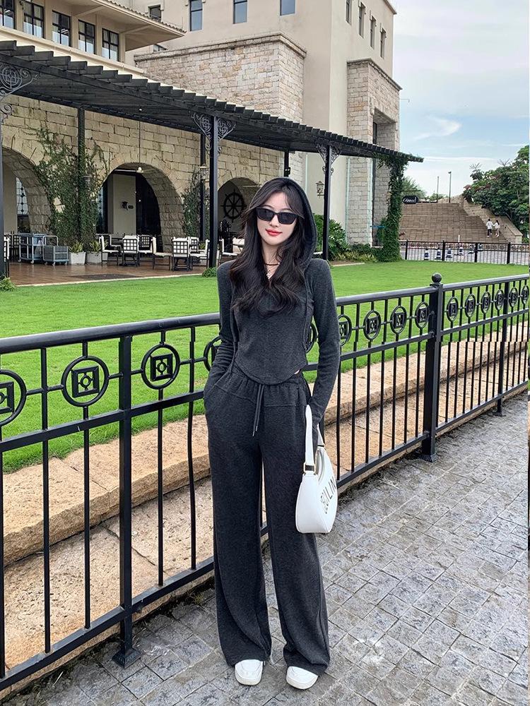 Autumn/Winter Korean Style Slim Wide-Leg Pants & Sports Top Set for Women - Waist-Cinching Fashionable Two-Piece