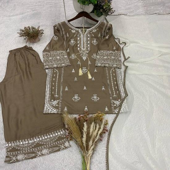 Elegant Embroidered 3-Piece Festive Kurta Pant Set