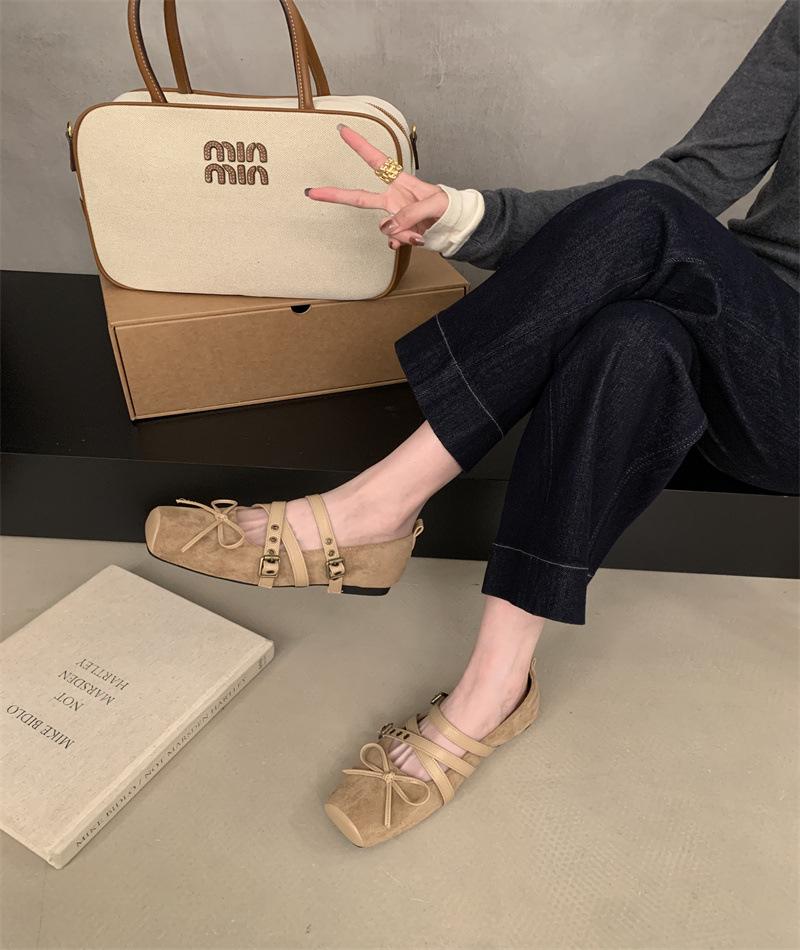 Inner heightening polish retro belt buckle ballet shoes women small pig nose Mary Jane single shoes