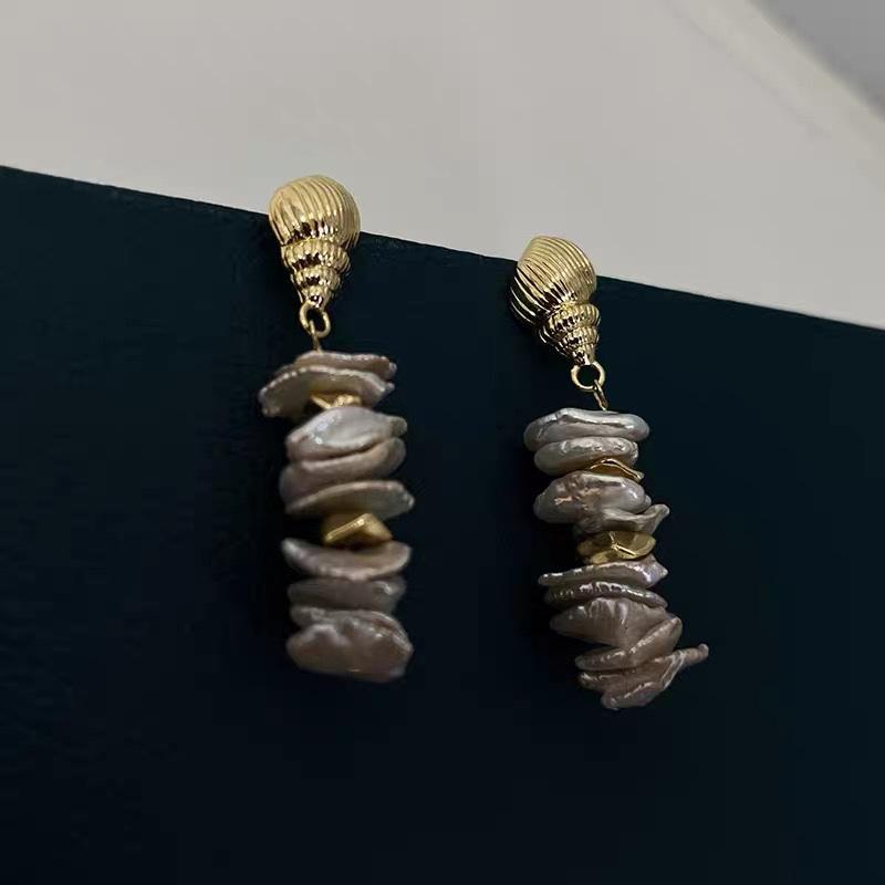 Keshi Gebrochenes Silber Natürliche Süßwasser-Barockperlen Blütenblatt-Ohrringe Europäischer und Amerikanischer Modischer Retro Vielseitiger Steckerohrringe Anhänger