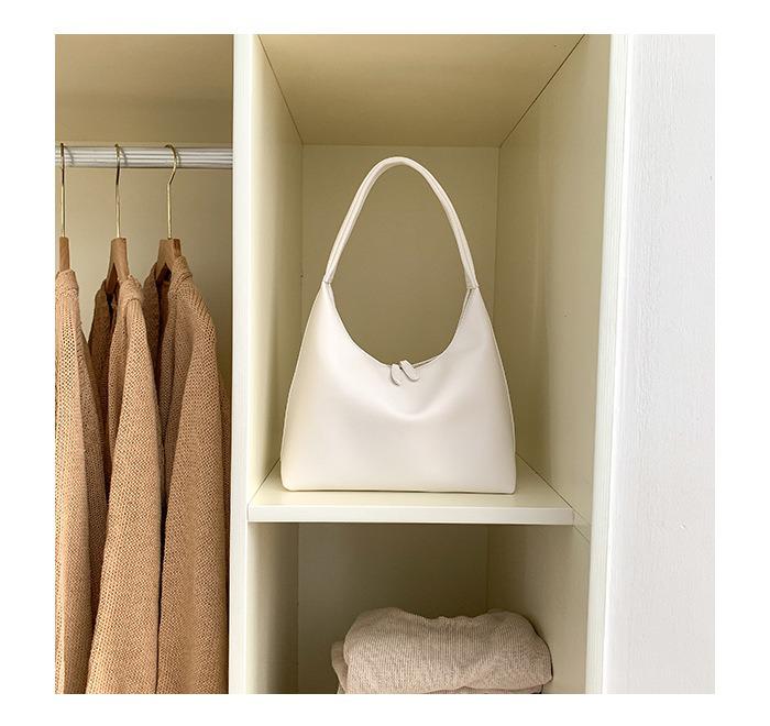 Korean Vintage Style Soft Leather Women's Tote: Fashionable, Niche Design, Large Capacity Shoulder Dumpling Bag for 2025 Commutes