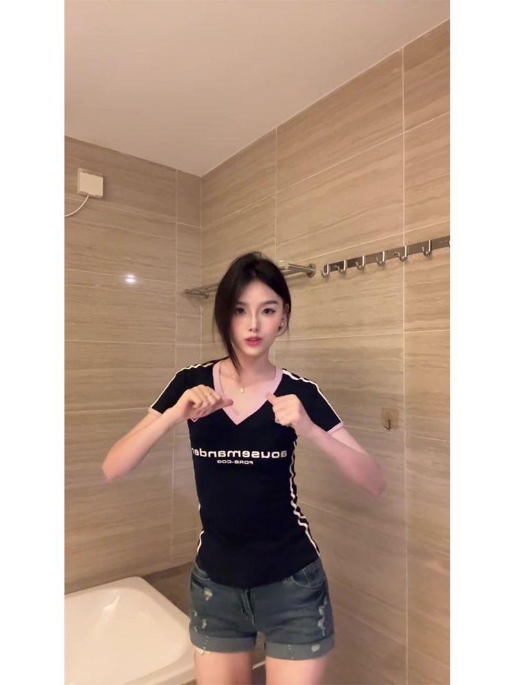 Women's Slimming Y2K V-Neck Raglan Sleeve Sporty Top - Summer Short Sleeve Retro T-Shirt