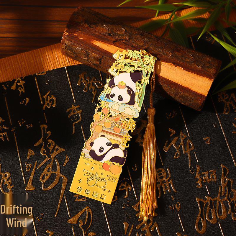 Metall-Lesezeichen mit Quaste - Panda, Klassischer Chinesischer Stil, Kulturelles Souvenir aus dem Palastmuseum