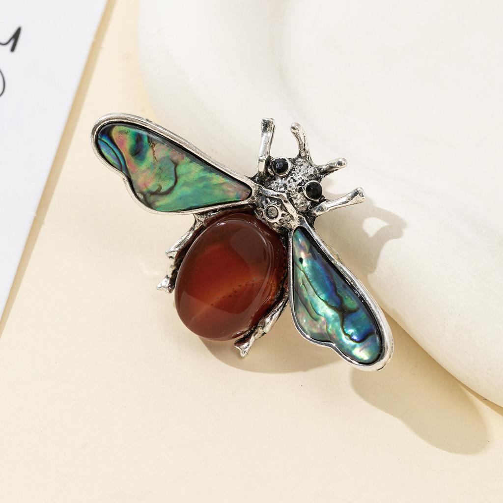 Fashion Brooch Pin With Shell And Stone For Elegant Clothing Accessory Gift