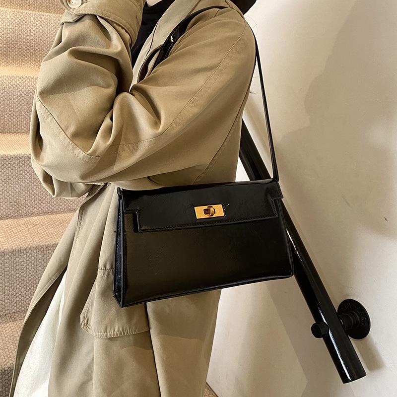 Bag Women's One-shoulder Armpit Bag Texture New Spring and Winter Retro Portable Messenger Baguette Women's Bag