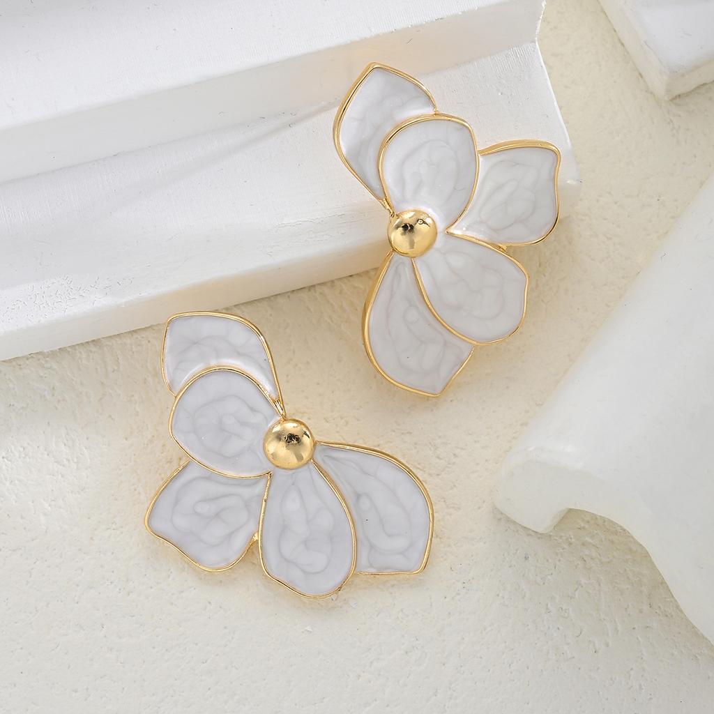 Fashion Enamel Petal Flower Stud Earrings for Women Korean Elegant Geometry Earring Exquisite Daily Trendy Jewelry Gift 2026 New