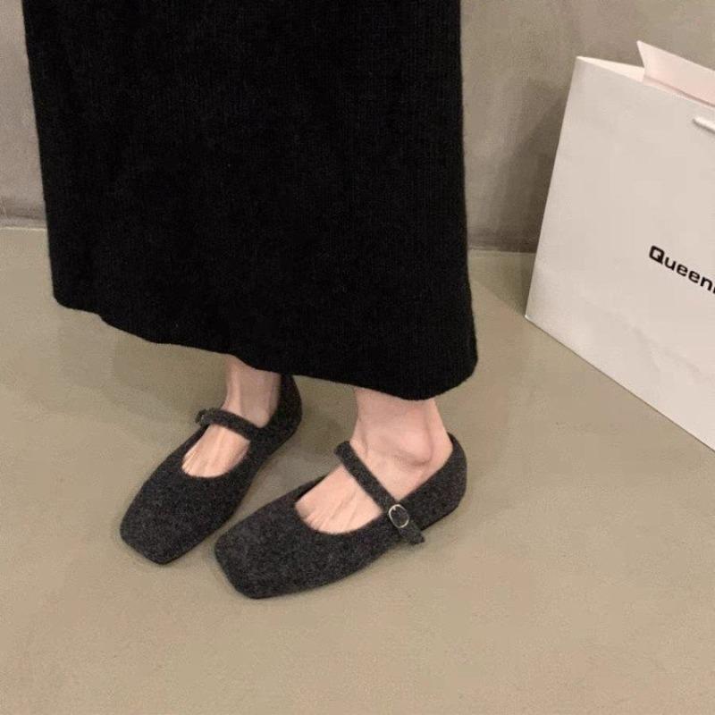 Feeling fluffy shoes women wear new autumn and winter retro temperament flat Mary Jane single shoes