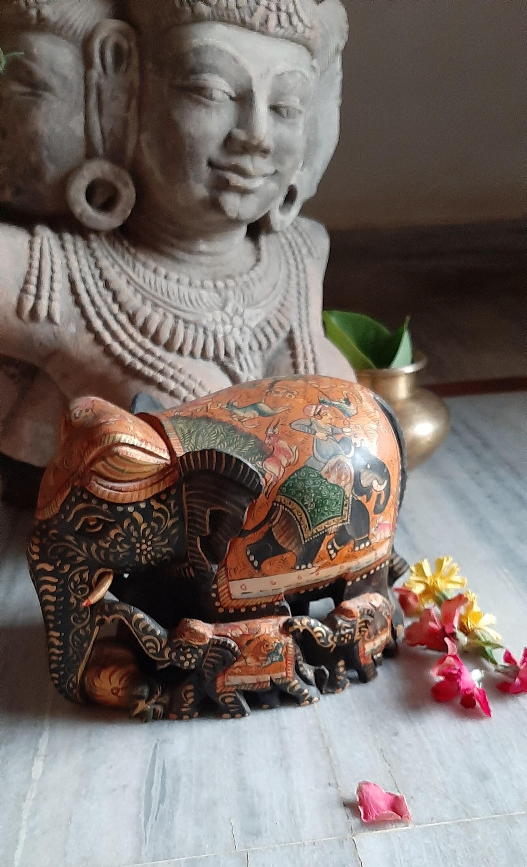 

Handmade Wooden Elephant Family Statue: Indian Home Decor 16” X 8” X 24” (l x w x h) разноцветный