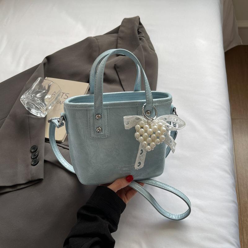 Fashion Texture Casual Fashionable Bucket Bag Spring New Niche Fashion Women's Shoulder Messenger Bag