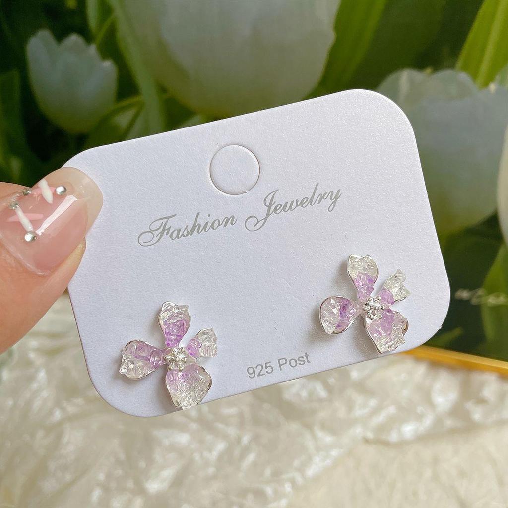 Exquisite Pearl Butterfly Earrings with Silver Needle – Gradient Light Luxury Design for Women