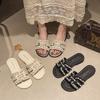 Soft-bottomed Pearl Xiaoxiangfeng Sandals Are Versatile 2025 Summer New Beach Season Thick-bottomed Slippers for Women's High-end Wear
