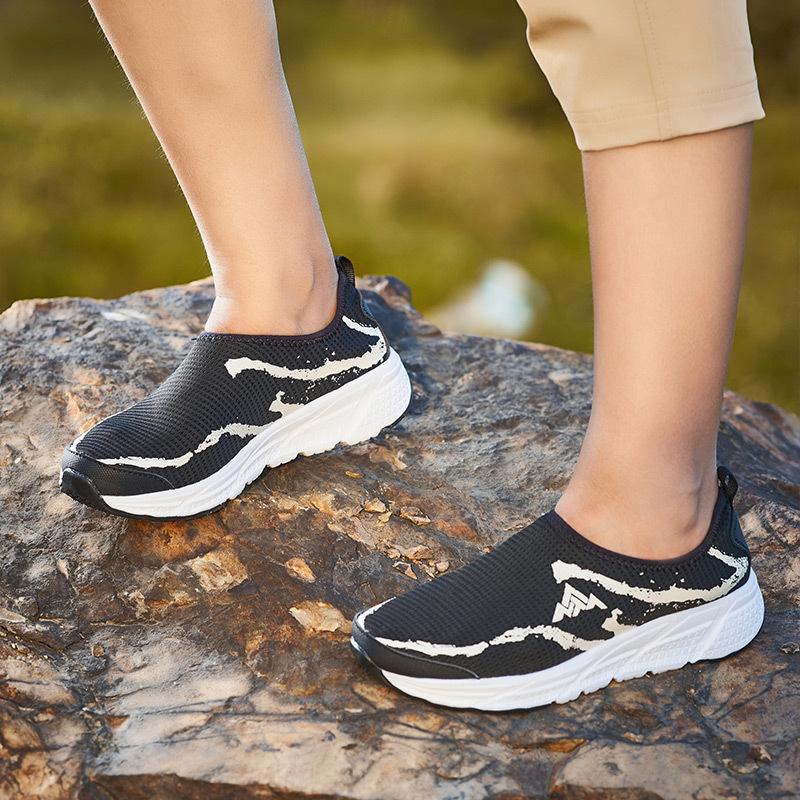 Spring and Summer New Men's Shoes Outdoor Sports Shoes Couple Summer Mesh Breathable Hiking Shoes Casual Running Shoes Men