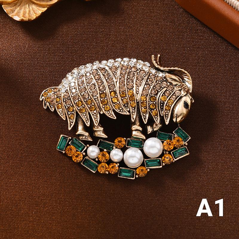 Shiny Sheep Goat Animal Brooch Rhinestone Pearl Decor Lapel Pin Elegant Women Jewelry for Coat Dress Bag Daily Decoration