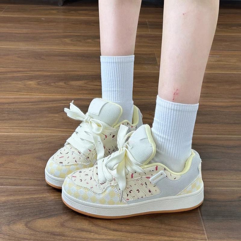 Low-top cranberry color scheme bread shoes women's tide summer new student versatile women's board shoes