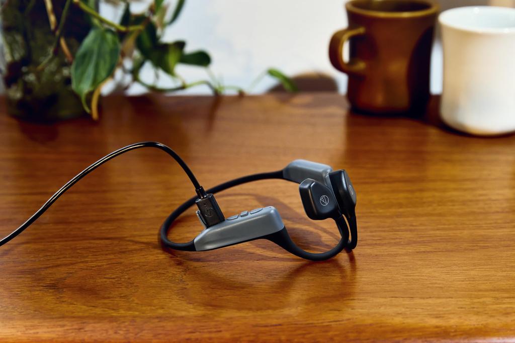 audio-technica ATH-CC500BT2 BK Cartilage Conduction Wireless Bluetooth Earphones, Multi-Point Noise Reduction, IPX4, Approximately 20 Hours of