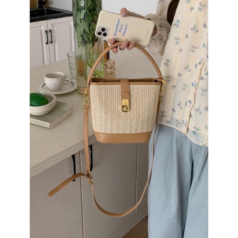 Koreanischer Ins Lässiger Gewebter Stroh Gewebter Beutel Damen Neuer Urlaubsstil Modische Handheld Crossbody Bag Eimerbeutel