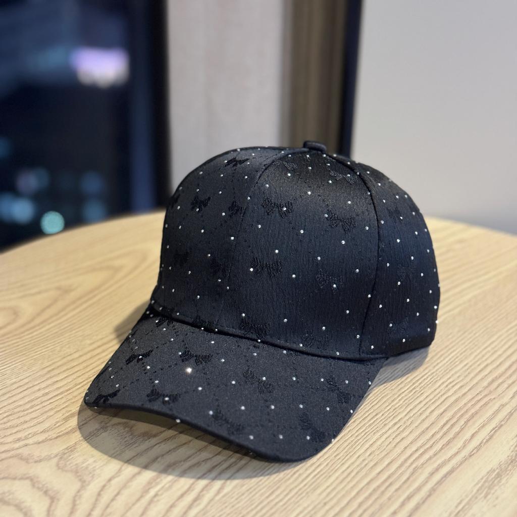 2026Embroidered and rhinestone-studded fashionable Korean-style sweet versatile women's outdoor casual sun-protective baseball cap