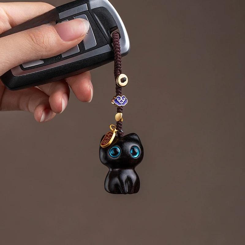 Porte-clés Chat Bois de Santal Écologique Bois Naturel Charme Anime Lanière de Téléphone Tricotée à la Main Style Forêt Mignon Cadeau pour Femmes Filles Accessoire