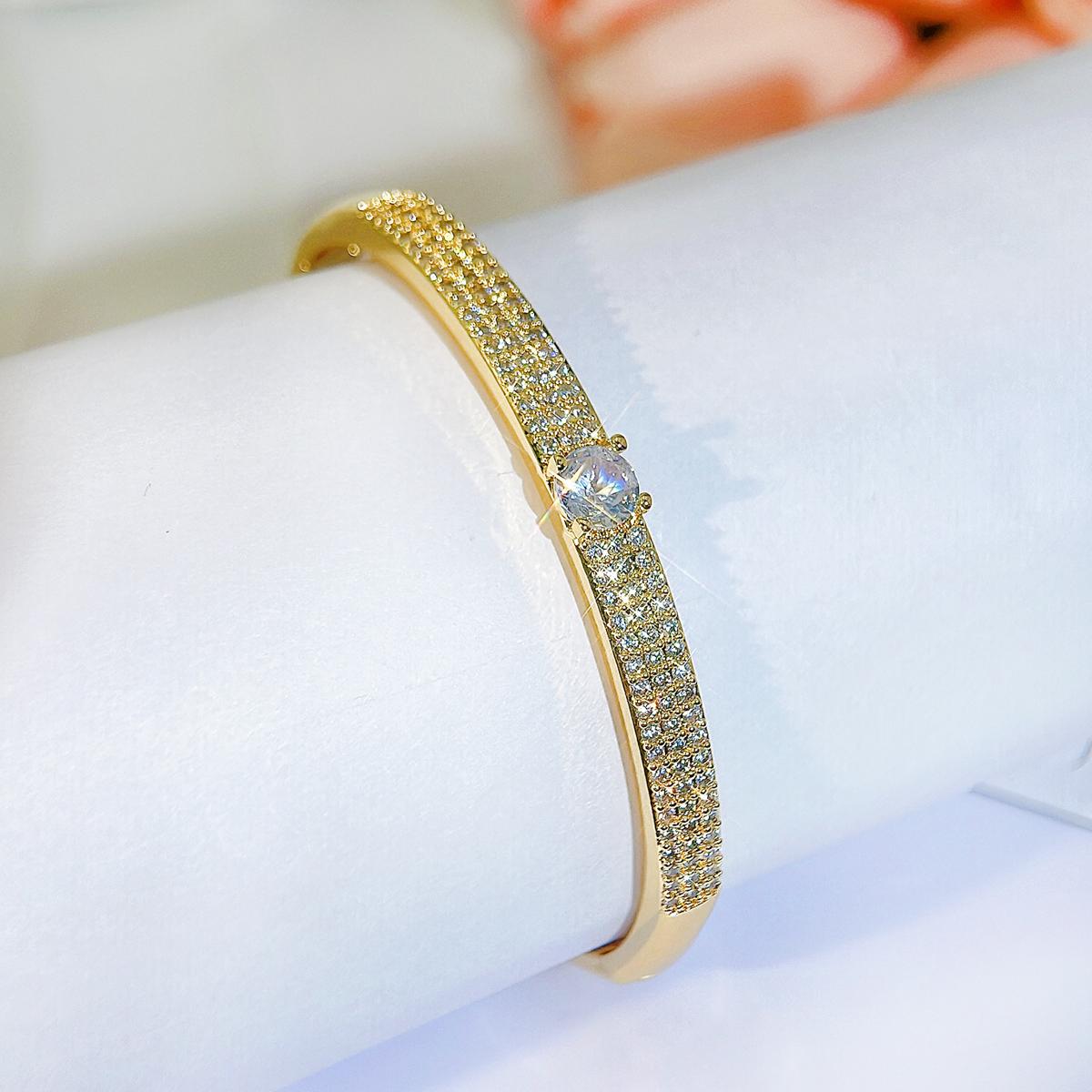 

WWJ Classic Hand Jewelry Circle Golden Bracelet Shiny CZ Zirconia Bangle Elegant Female Party Jewelry Accessories Gift золотой