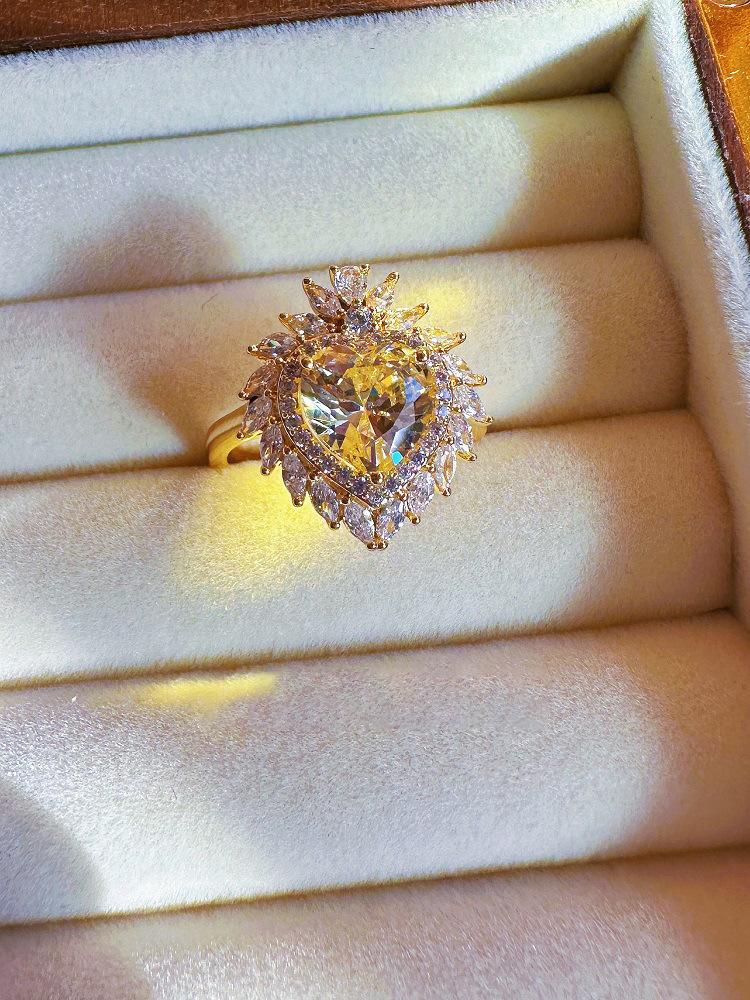 

Daisy 2024 Шикарное кольцо-корона открытое регулируемое для женщин с блестящим дизайном и драгоценным камнем J5867