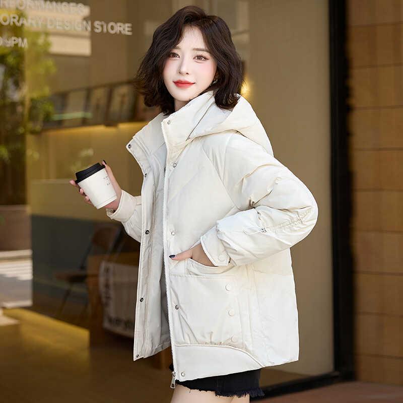 

Женская модная короткая черная пуховая куртка - Зима 2024, корейский стиль, утолщенная, доступны размеры для миниатюрных и плюс-сайз. L (52.5-60 kg)