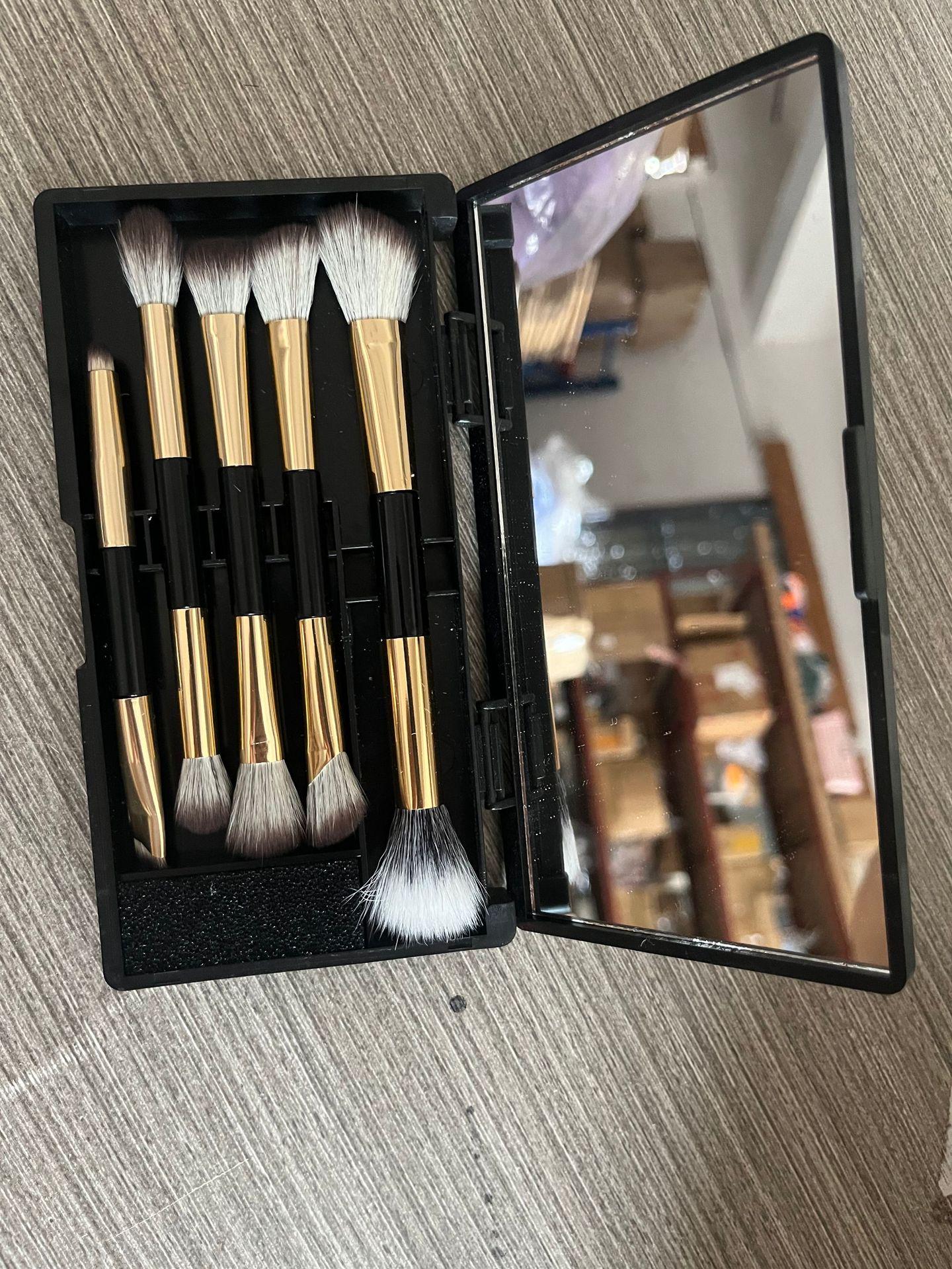 

Портативный многофункциональный набор кистей для макияжа: Флип-бокс с пудрой и кистями для теней