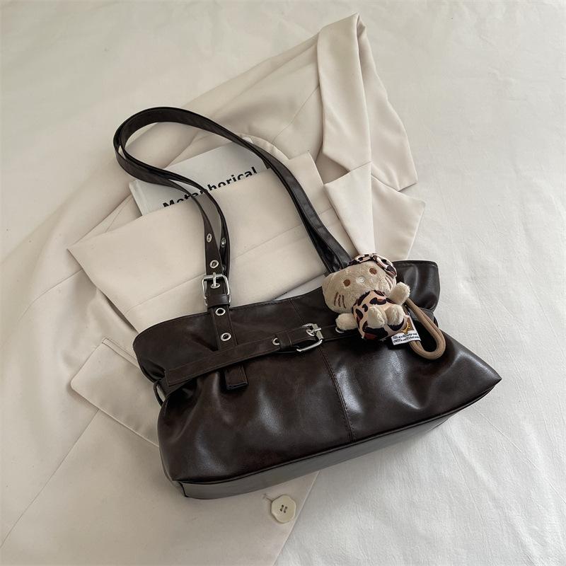 Simple and large-capacity underarm bag women's fashion retro shoulder-level texture going out commuting tote bag