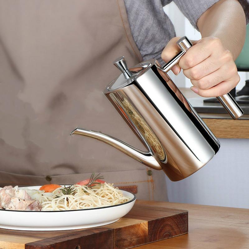1pcs  500ML/700ML Leakproof 304 Stainless Steel Oil Pot Vinegar Sauce Dispenser Seasoning Bottle