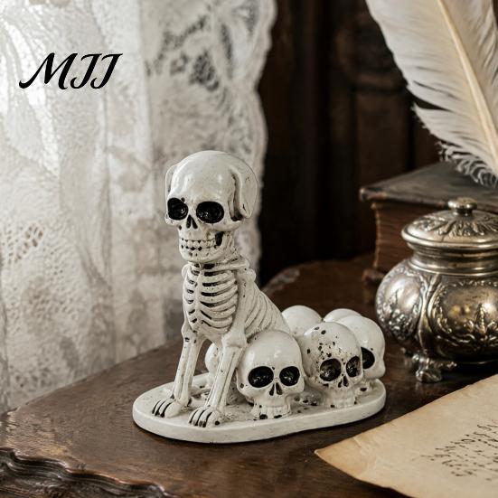 Collectible Resin Pet Sculpture Halloween Dog/Cat Skull Figurine, Gothic Animal Statue Party Atmosphere Decor for Desk Fireplace, Spooky Home Tabletop