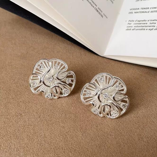 S925 silver needle French delicate lace pleated empty flower stud earrings niche personality trend commuter earrings earrings