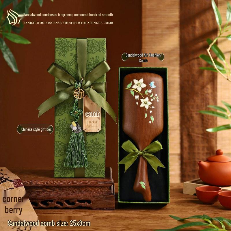 Wooden Comb Gift Box: Elegant Mother's Day Gift for Moms, Mothers-in-law, and Female Employees
