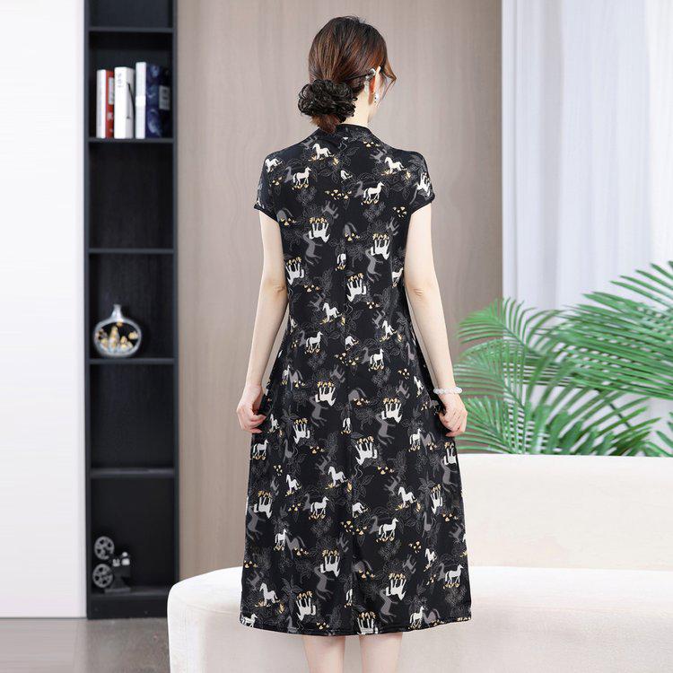 2026 Summer Elegant Slimming Qipao Dress - New Chinese Style with Diagonal Placket