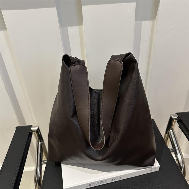 Chic Pu Material Oversized Tote Bag For Women Featuring Simple Urban Design And Magnetic Closure