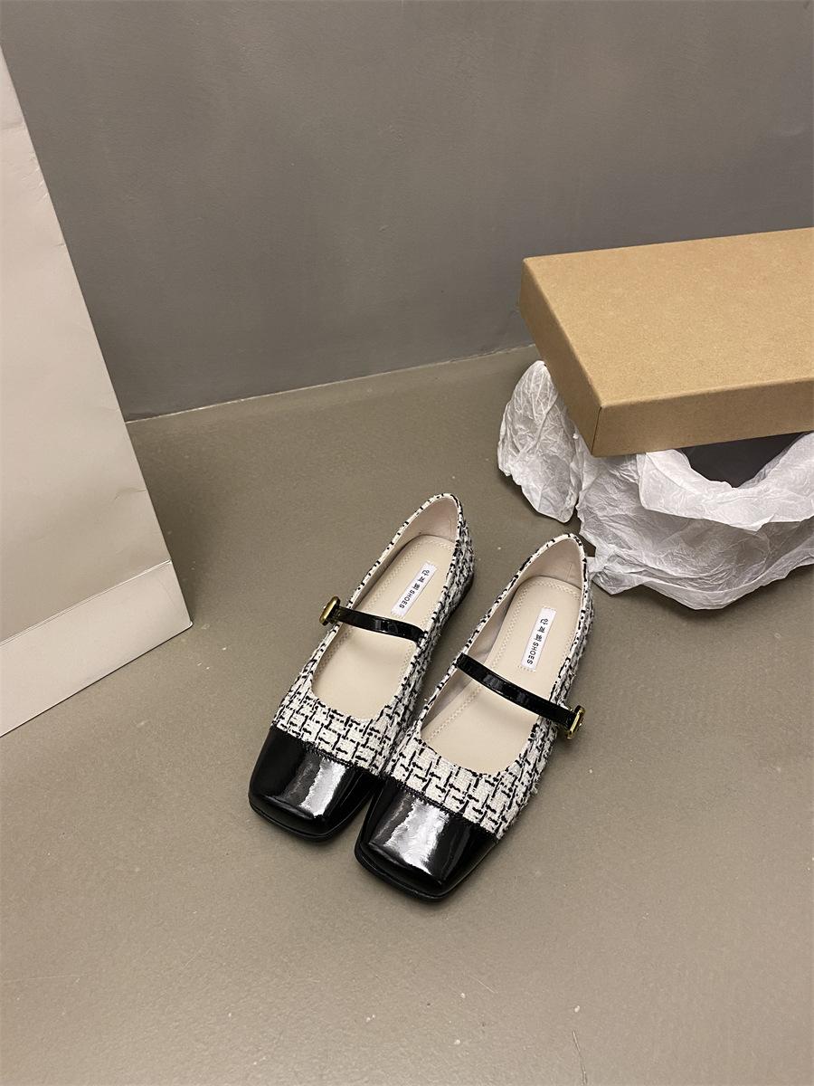 

French flat-bottomed small fragrant single shoes women s shoes 2025 new spring square head gentle temperament Mary Jane evening shoes 35 белый