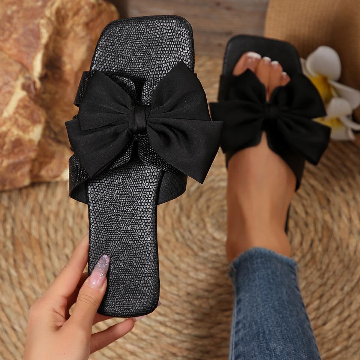 

Женские летние модные шлепанцы на плоской подошве 2025, новые, с бантом, квадратным носком, повседневные, с открытым носком, пляжные шлепанцы 43 чёрный
