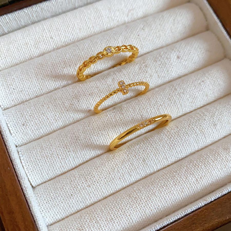 Artistic Copper Ring For Women With Round Design Vintage Style Hand Jewelry