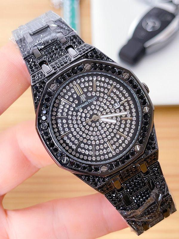 

Fashionable Full Diamond-Set Men s Watches Luxury Quartz Watches
