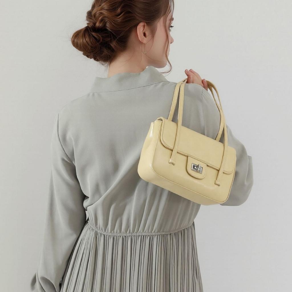 Retro Messenger Small Square Bag, High-end Sense Versatile Shoulder Underarm Bag, Simple Foreign Style Portable Women's Bag