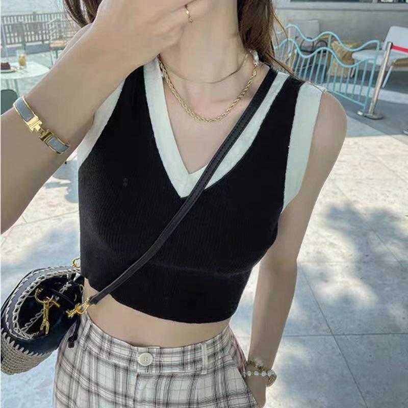 Summer New American Retro College Style Color Contrast Sweet and Spicy Short V-neck with A Small Vest Top with Halter