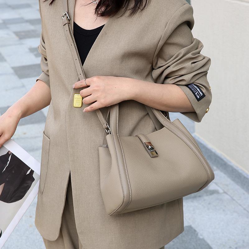New Office Workers Carry Vegetable Baskets, Women's Bags, One Shoulder Hand Carry Diagonal Span, First Layer Cowhide Large-capacity Bucket Bag